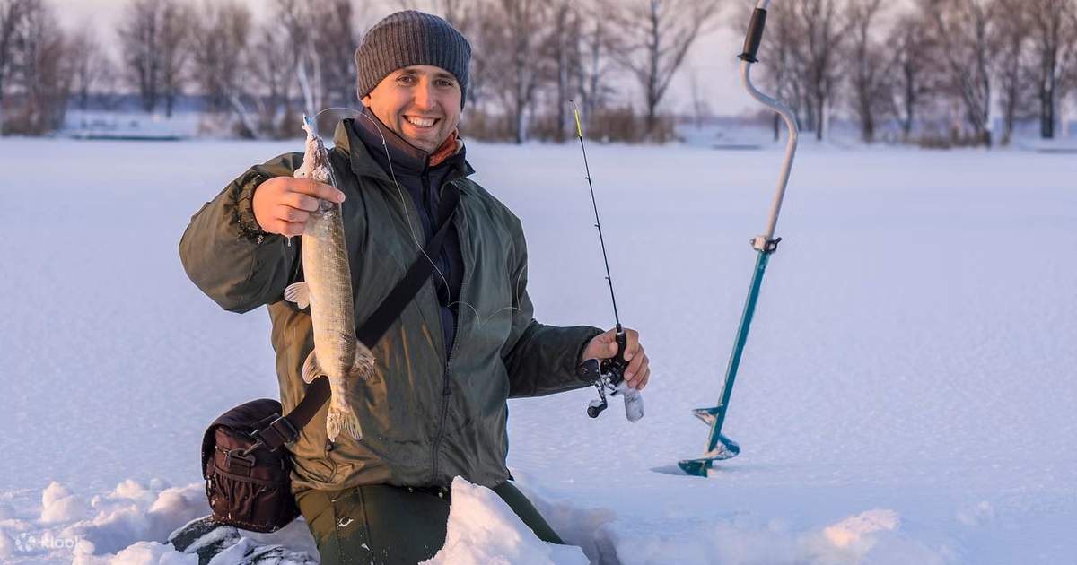 Rovaniemi: pesca sul ghiaccio da una proprietà privata sul lago e BBQ